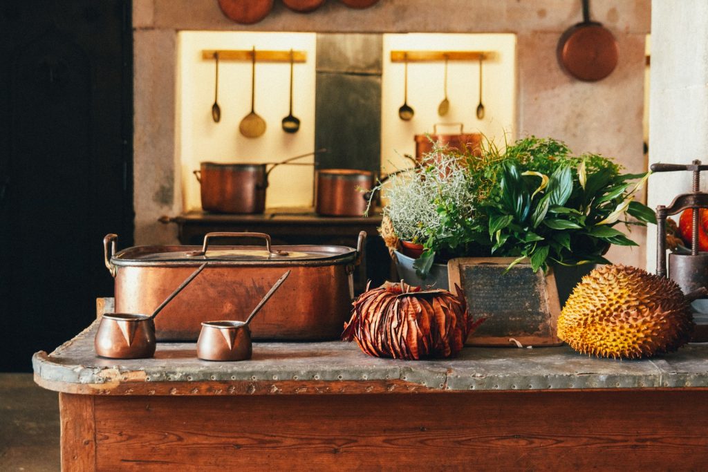vintage features for your kitchen; a warm colored rustic kitchen